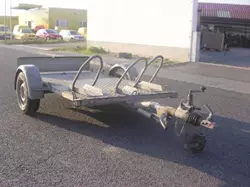 Anhänger zum Transport von max. drei Motorrädern Anhänger zum Transport von max. drei Motorrädern