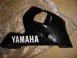 Verkleidung vorne re. YZF R6 99-02 (E32) Verkleidung vorne re. YZF R6 99-02 (E32)