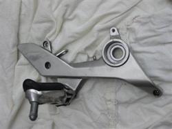 Fu&#223;rasten Halteplatte rechts vorne VFR 800 98-02