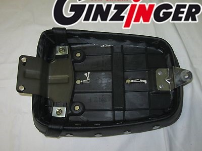 Beifahrersitz Soziussitz Nieten Suzuki GZ 125 Marauder, NEU - Bild 4