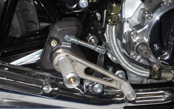 TAROZZI-zurückverlegte Sport-Fußrastenanlage mit TÜV-Gutachten für alle HONDA CB 750 K0, CB 750 K1, CB 750 K2, CB 750 K6 - Bild 3 TAROZZI-zurückverlegte Sport-Fußrastenanlage mit TÜV-Gutachten für alle HONDA CB 750 K0, CB 750 K1, CB 750 K2, CB 750 K6 - Bild 3