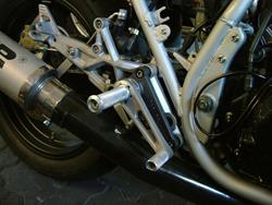TAROZZI-zurückverlegte Sport-Fußrastenanlage mit TÜV-Gutachten für alle KAWASAKI GPZ 750 UT
