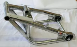 K&J-Aluminium-Rundrohrschwinge, NEO CLASSIC, für alle GSF 1200 (GV75A) `96-`00 K&J-Aluminium-Rundrohrschwinge, NEO CLASSIC, für alle GSF 1200 (GV75A) `96-`00