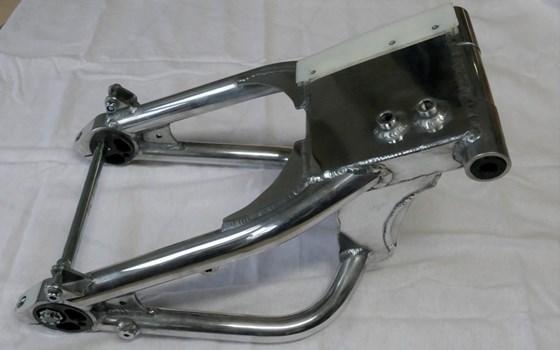 Aluminium-Rundrohrschwinge orig. Nachbau von Z 1000 S1 LAWSON REPLIKA - Bild 2 Aluminium-Rundrohrschwinge orig. Nachbau von Z 1000 S1 LAWSON REPLIKA - Bild 2