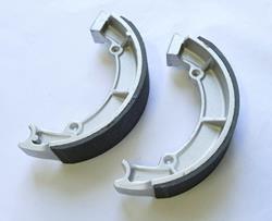LUCAS-Bremsbacken, hinten, für alle CB 350 Four, CB 400 Four LUCAS-Bremsbacken, hinten, für alle CB 350 Four, CB 400 Four