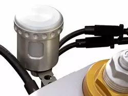 CNC-Ausgleichsbehälter, 15ml, silber eloxiert, seitlicher Ausgang CNC-Ausgleichsbehälter, 15ml, silber eloxiert, seitlicher Ausgang