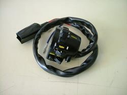 Lenkerschalter links, für Z 1, Z 900 A4, mit 4-poligem Stecker. für Z650 B/C/D und Z1000A / Z1R muss der 4-polige Stecker durch Einzelstecker ersetzt werden.
