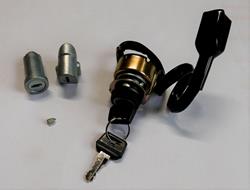 Zündschloss-Satz 4-polig inkl. Sitzbankschloß, Lenkschloß (für untere Gabelbrücke) für Z 1 A/B `72-`75 OEM-Nr.: 27005-076, 53050-001, 27016-027, etc.)