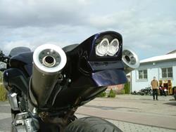 Heckteil für MT-01, unlackiert, inkl. Doppel LED-Rücklicht und Haltesatz. Passend für orig. Auspuff und für AKRAPPOVIC-Schalldämpfer.