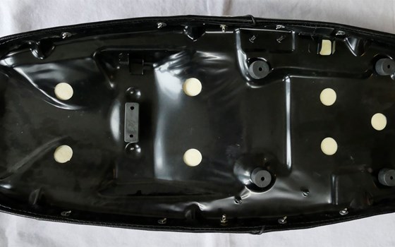 originale Sitzbank im Nachbau für alle CB 400 Four Super Sport 1974-1977 - Bild 3