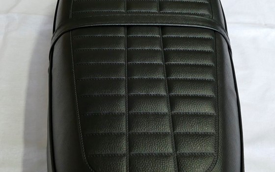 originale Sitzbank im Nachbau für alle CB 750 Four K6, Metall-Grundplatte - Bild 2