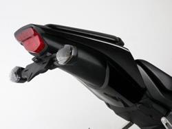Umbaukit für Kennzeichenhalter von allen CBR 1000 RR 2008-2011 mit UND ohne ABS, geeignet für orig. Blinker oder Miniblinker (z.B. KELLERMANN), inkl. LED-Kennzeichenleuchte und Anbauanleitung