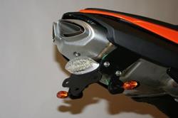 Umbaukit für Kennzeichenhalter von allen ZX-6R 2007-2008, geeignet für orig. Blinker oder Miniblinker (z.B. KELLERMANN), inkl. LED-Rückleuchte (mit integrierter Kennzeichenbeleuchtung) und Anbauanleit