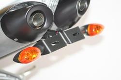 Umbaukit für Kennzeichenhalter von YAMAHA R 1 ab 2007, geeignet für orig. Blinker oder Miniblinker (z.B. KELLERMANN), inkl. LED-Kennzeichenleuchte und Anbauanleitung. Umbaukit für Kennzeichenhalter von YAMAHA R 1 ab 2007, geeignet für orig. Blinker oder Miniblinker (z.B. KELLERMANN), inkl. LED-Kennzeichenleuchte und Anbauanleitung.