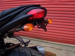 Umbaukit für Kennzeichenhalter von YAMAHA FZ 1 N (unverkleidet) ab 2006, geeignet für orig. Blinker oder Miniblinker (z.B. KELLERMANN), inkl. LED-Kennzeichenleuchte und Anbauanleitung. Umbaukit für Kennzeichenhalter von YAMAHA FZ 1 N (unverkleidet) ab 2006, geeignet für orig. Blinker oder Miniblinker (z.B. KELLERMANN), inkl. LED-Kennzeichenleuchte und Anbauanleitung.