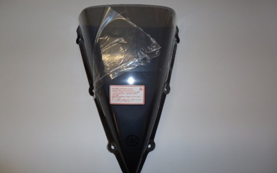 Yamaha Racingschild für R1 Baujahr 2008 - 2010 Getönt - Bild 1 Yamaha Racingschild für R1 Baujahr 2008 - 2010 Getönt - Bild 1