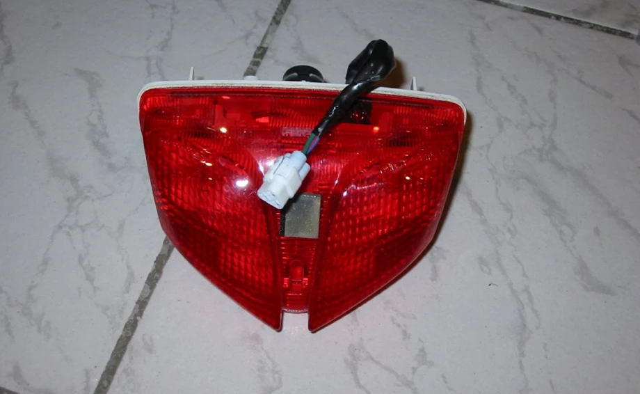 Original Rücklicht kompl. GSXR 750 / 600 2011- Bild 1: Original Rücklicht kompl. GSXR 750 / 600 2011-