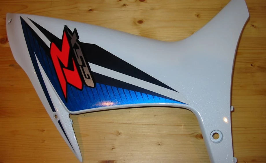Original Verkleidung vorne re.mitte GSXR 750 / 600 2011- Bild 1: Original Verkleidung vorne re.mitte GSXR 750 / 600 2011-