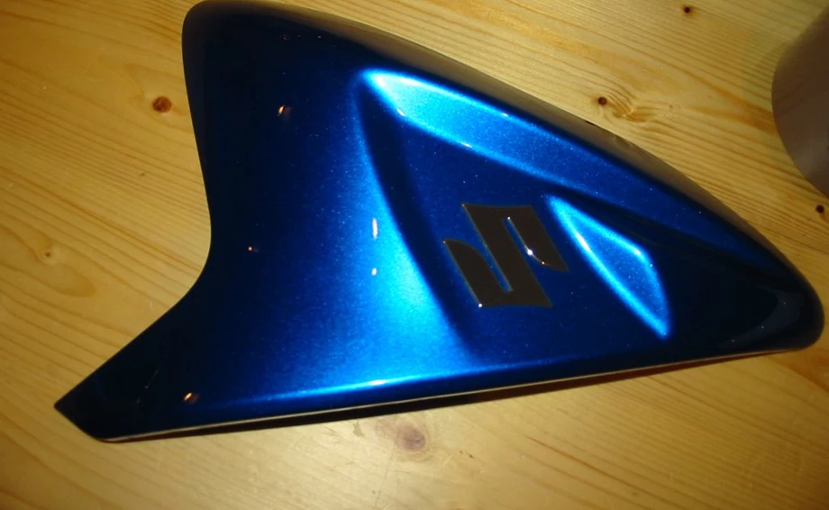 Original Verkleidung Tank re. GSXR 750 / 600 2011- Bild 1: Original Verkleidung Tank re. GSXR 750 / 600 2011-