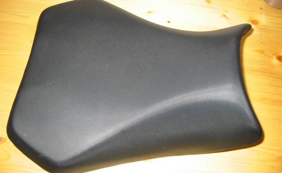 Original Sitzbank vorne kompl. GSXR 750 / 600 2011- Bild 1: Original Sitzbank vorne kompl. GSXR 750 / 600 2011-
