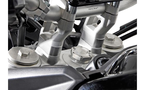 Lenkererhöhung. H=20 mm. Silbern. Triumph Tiger 800/ 900/ 1200. - Bild 1