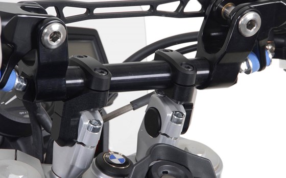 Vario-Lenkerverlegung für Ø 28 mm Lenker. Erhöhung/Verlegung variabel. Schwarz. - Bild 1