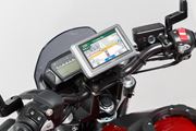 Navi-Halter am Lenker. Schwarz. BMW- / Honda- / Suzuki-Modelle.