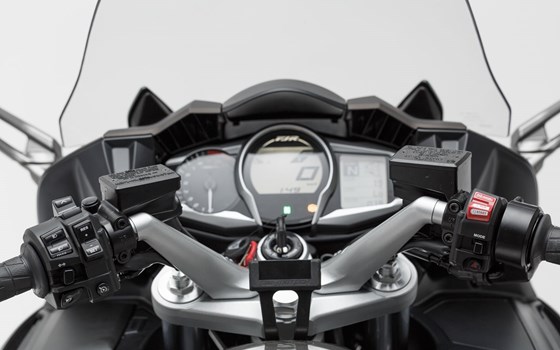 Navi-Halter am Lenker. Schwarz. Yamaha FJR 1300 (04-). - Bild 2