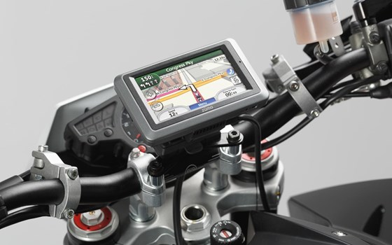 Navi-Halter am Lenker. Schwarz. Modelspezifisch. - Bild 1 Navi-Halter am Lenker. Schwarz. Modelspezifisch. - Bild 1