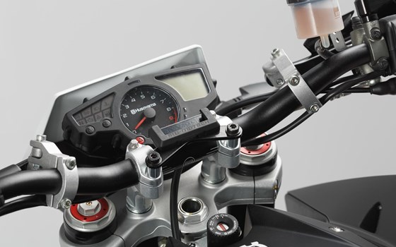 Navi-Halter am Lenker. Schwarz. Modelspezifisch. - Bild 2