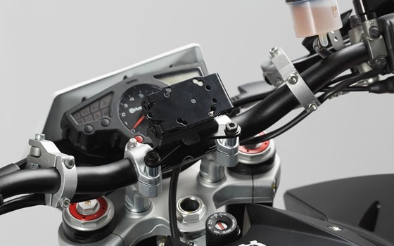 Navi-Halter am Lenker. Schwarz. Modelspezifisch. - Bild 3 Navi-Halter am Lenker. Schwarz. Modelspezifisch. - Bild 3