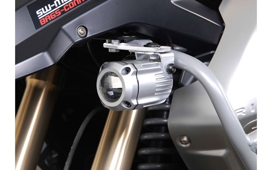 Scheinwerfer-Halter. Silbern. BMW R 1200 GS (08-12). - Bild 1 Scheinwerfer-Halter. Silbern. BMW R 1200 GS (08-12). - Bild 1