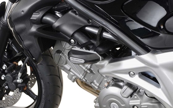 Sturzpad-Kit. Schwarz. SFV650 Gladius (09-16) / SV650 (15-). - Bild 3 Sturzpad-Kit. Schwarz. SFV650 Gladius (09-16) / SV650 (15-). - Bild 3