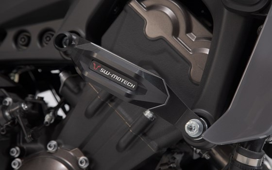 Sturzpad-Kit. Schwarz. Yamaha MT-09/Tracer, XSR900/Abarth. - Bild 2 Sturzpad-Kit. Schwarz. Yamaha MT-09/Tracer, XSR900/Abarth. - Bild 2
