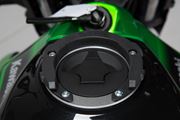 EVO Tankring. Schwarz. Kawasaki-Modelle. Tank mit 5 Schrauben.