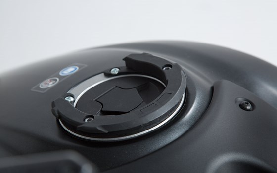 EVO Tankring. Schwarz. Kawasaki-Modelle. Tank mit 5 Schrauben. - Bild 2