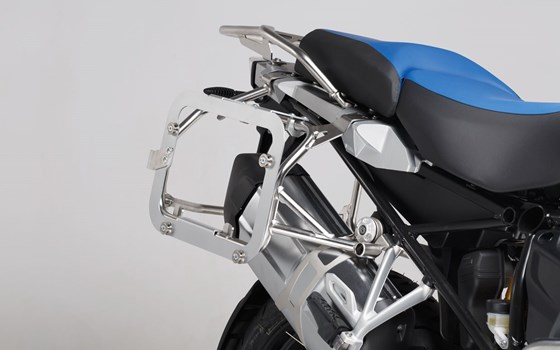 Adapterkit für orig. BMW Kofferträger. Für TRAX ADV/ION. Montage von 2 Koffern. - Bild 2