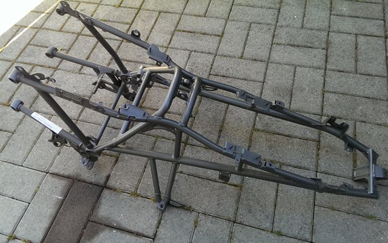 BMW R1200GS Rahmen - leichte Kratzer bei den Fussrasten - Bild 1