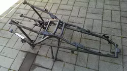 BMW R1200GS Rahmen - leichte Kratzer bei den Fussrasten BMW R1200GS Rahmen - leichte Kratzer bei den Fussrasten