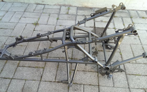 BMW R1200GS Rahmen - leichte Kratzer bei den Fussrasten - Bild 2