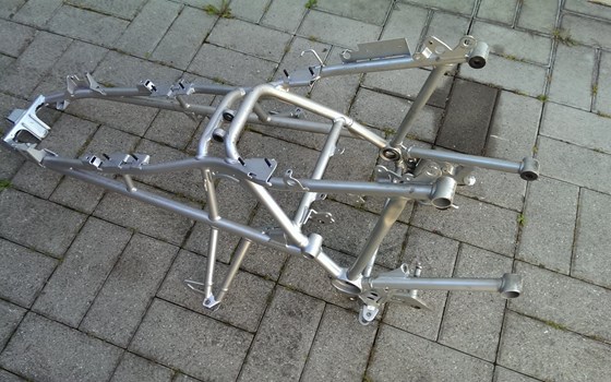 BMW R1200GS Rahmen - leichte Kratzer - Bild 1 BMW R1200GS Rahmen - leichte Kratzer - Bild 1