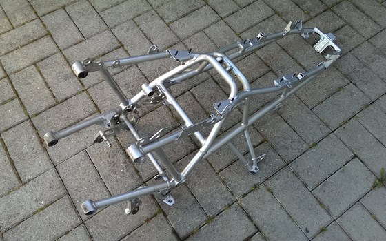 BMW R1200GS Rahmen - leichte Kratzer - Bild 2 BMW R1200GS Rahmen - leichte Kratzer - Bild 2