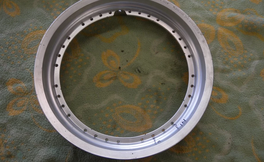 XV750/1100 Felge hinten 3.00-15 Bild 1: XV750/1100 Felge hinten 3.00-15