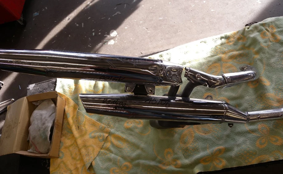 VS1400 Auspuff Bild 1: VS1400 Auspuff