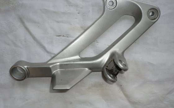 Sozius Fußrasten Konsole FJR1300 - Bild 1