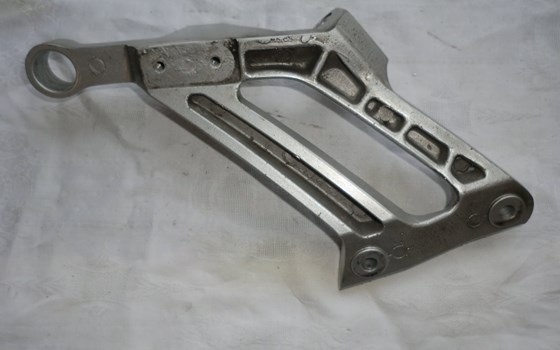 Sozius Fußrasten Konsole FJR1300 - Bild 2