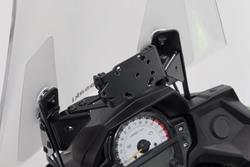Navi-Halter im Cockpit. Schwarz. Kawasaki Versys 650 (14-21). Navi-Halter im Cockpit. Schwarz. Kawasaki Versys 650 (14-21).