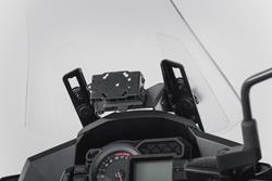 Navi-Halter im Cockpit. Schwarz. Kawasaki Versys 1000 (15-17). Navi-Halter im Cockpit. Schwarz. Kawasaki Versys 1000 (15-17).