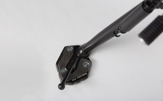 Seitenständerfuß-Verbreiterung. Schwarz/Silbern. Yamaha MT-09 Tracer, XSR900/Abar. - Bild 1