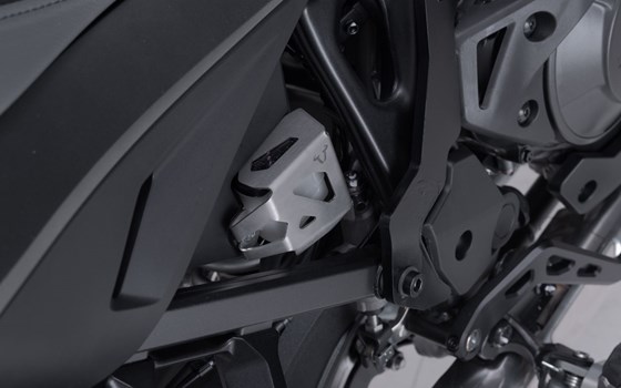 Bremsflüssigkeitsbehälter-Schutz. Silbern. Suzuki DL1000, Honda CRF1000L/1100L. - Bild 4